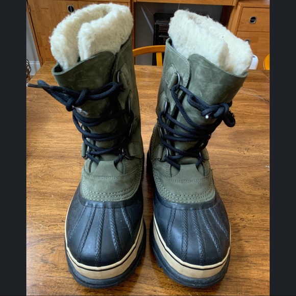 Sorel Caribou 8M, Peatmoss, Like New! - Picture 2 of 5